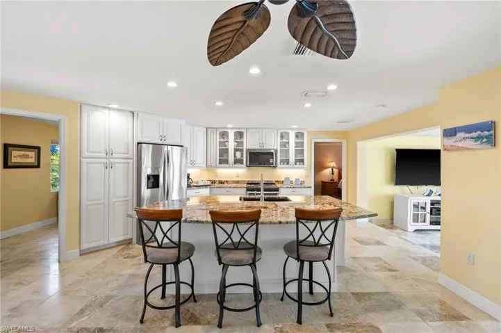 Inviting Breakfast Bar
