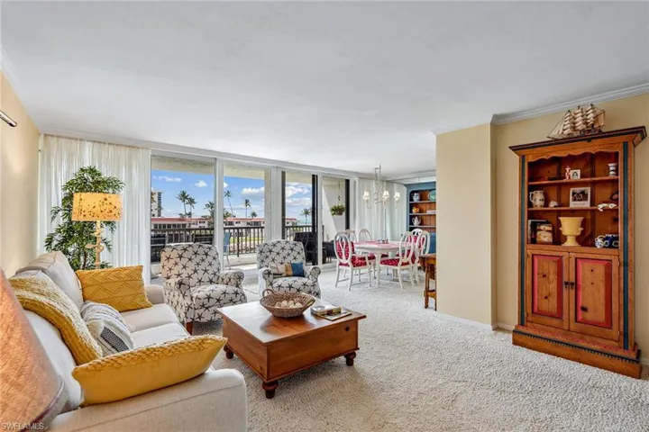 2304  Gulf Shore N BLVD, Naples, FL 34103