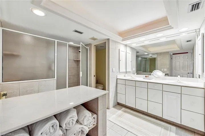 2304  Gulf Shore N BLVD, Naples, FL 34103