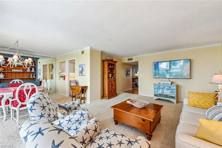 2304  Gulf Shore N BLVD, Naples, FL 34103