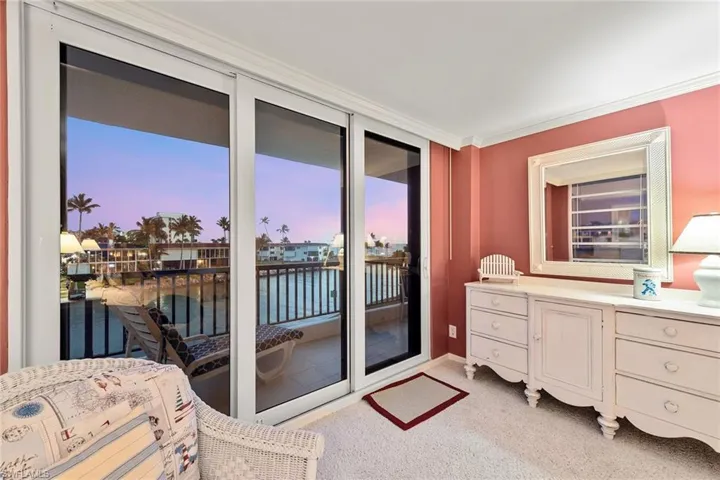 2304  Gulf Shore N BLVD, Naples, FL 34103