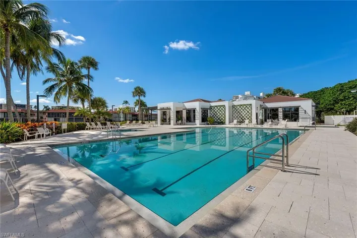 2304  Gulf Shore N BLVD, Naples, FL 34103