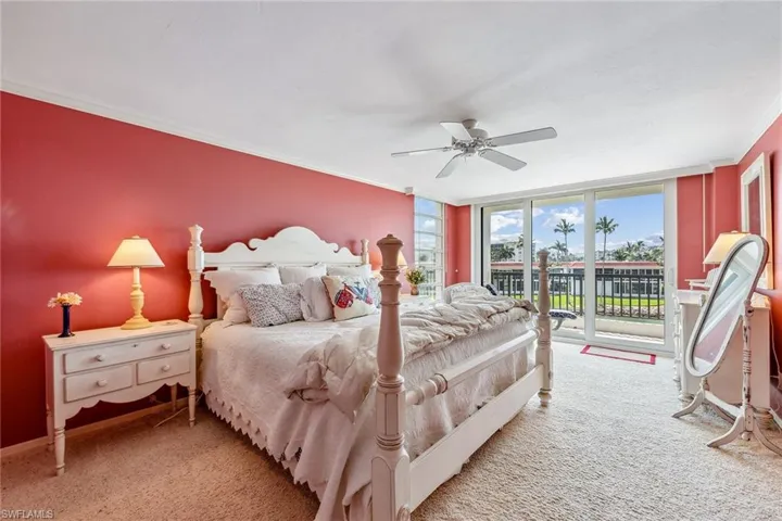 2304  Gulf Shore N BLVD, Naples, FL 34103