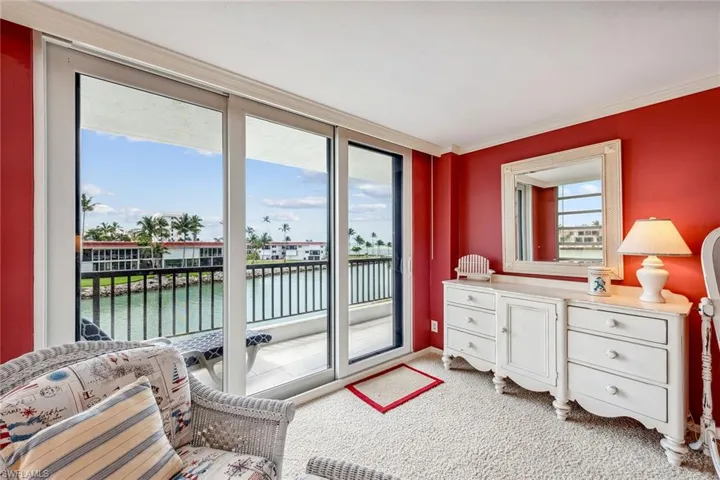 2304  Gulf Shore N BLVD, Naples, FL 34103