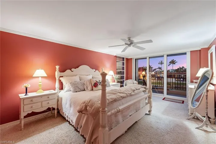2304  Gulf Shore N BLVD, Naples, FL 34103