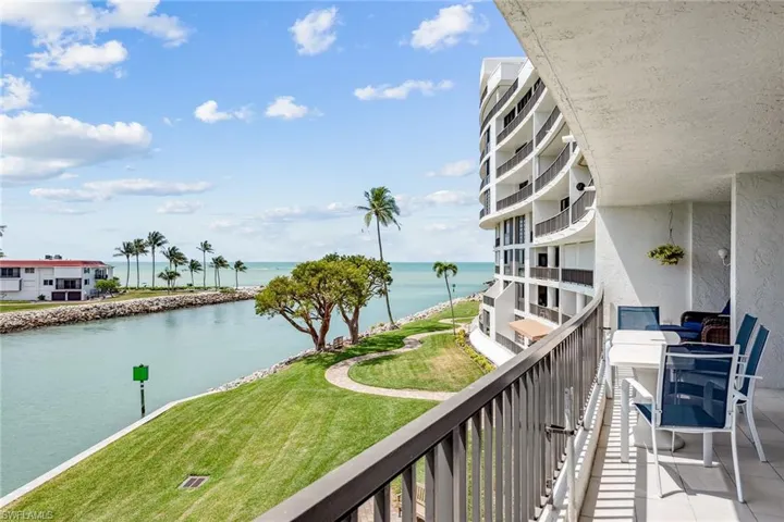 2304  Gulf Shore N BLVD, Naples, FL 34103
