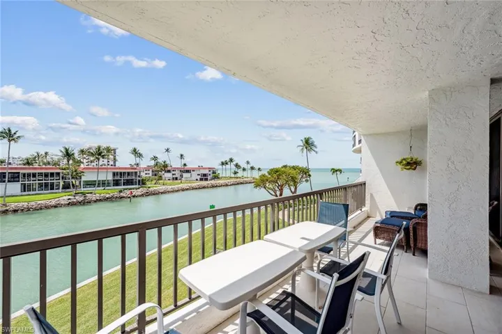 2304  Gulf Shore N BLVD, Naples, FL 34103