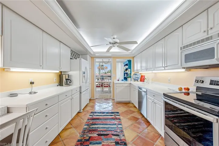 2304  Gulf Shore N BLVD, Naples, FL 34103