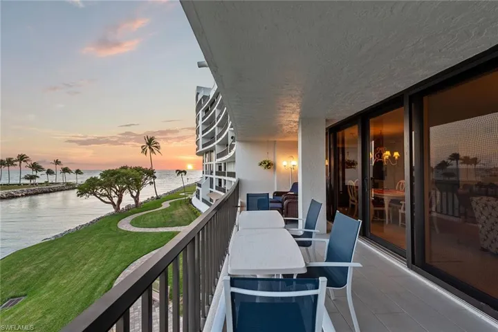2304  Gulf Shore N BLVD, Naples, FL 34103