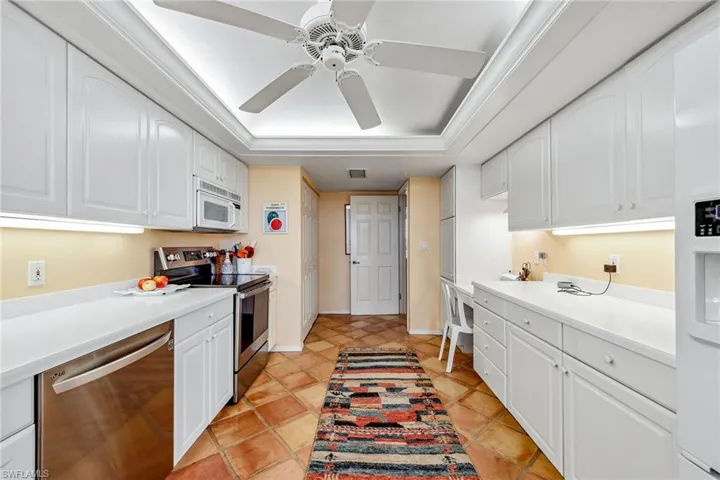 2304  Gulf Shore N BLVD, Naples, FL 34103