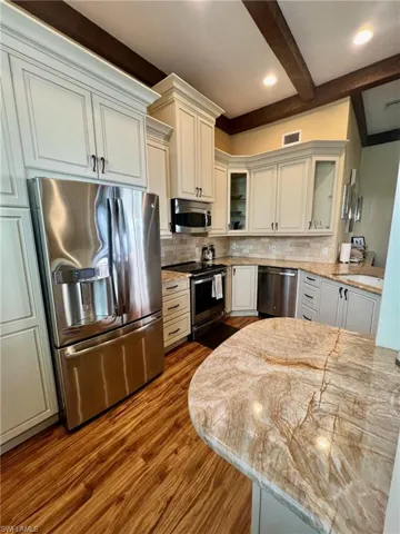 619  Beachwalk  CIR, Naples, FL 34108