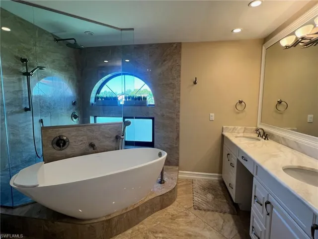 619  Beachwalk  CIR, Naples, FL 34108