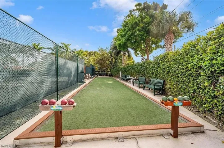 619  Beachwalk  CIR, Naples, FL 34108