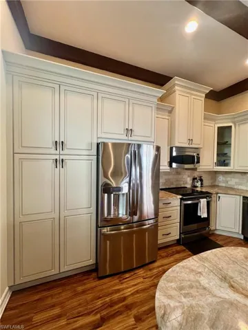 619  Beachwalk  CIR, Naples, FL 34108