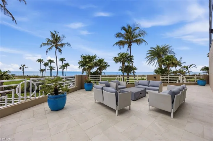 4651  Gulf Shore N BLVD, Naples, FL 34103
