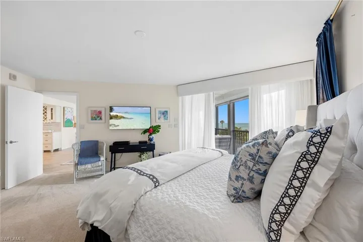 4651  Gulf Shore N BLVD, Naples, FL 34103