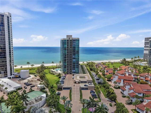4651  Gulf Shore N BLVD, Naples, FL 34103