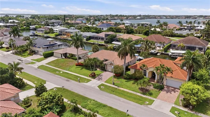 1621 Almeria Ct, Marco Island, Florida 34145