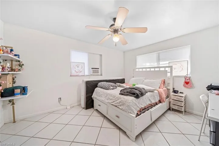 27 Ne 20th Ave, Cape Coral, Florida 33909