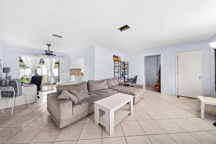 27 Ne 20th Ave, Cape Coral, Florida 33909