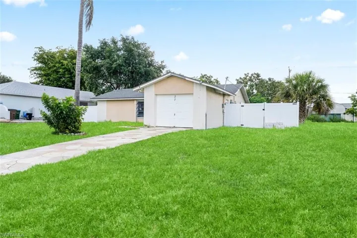 27 Ne 20th Ave, Cape Coral, Florida 33909