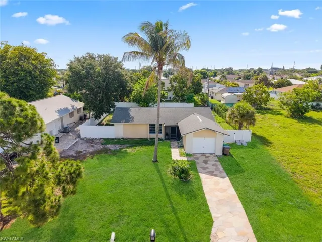 27 Ne 20th Ave, Cape Coral, Florida 33909