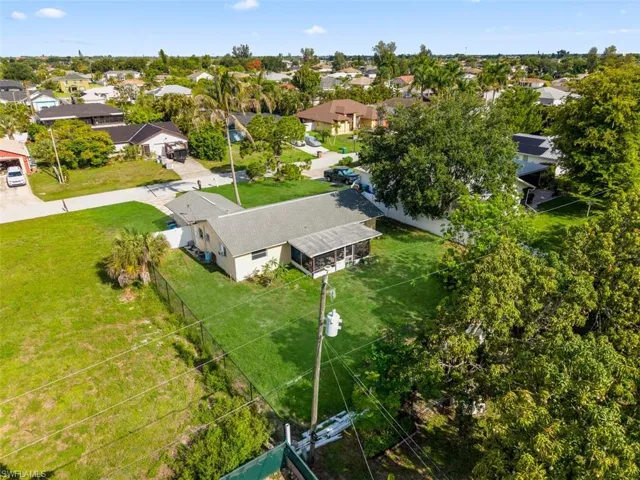 27 Ne 20th Ave, Cape Coral, Florida 33909
