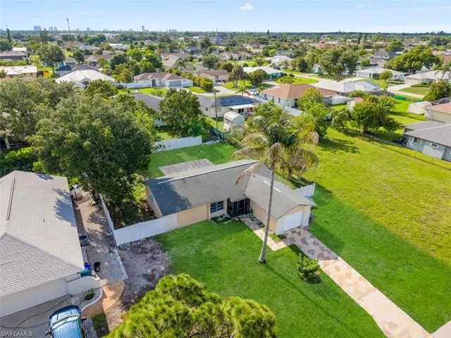 27 Ne 20th Ave, Cape Coral, Florida 33909