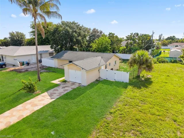 27 Ne 20th Ave, Cape Coral, Florida 33909