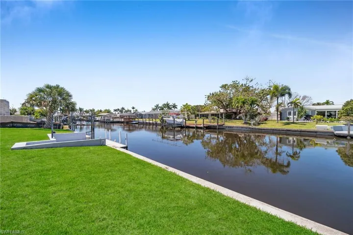 5318  Bayshore  AVE, Cape Coral, FL 33904
