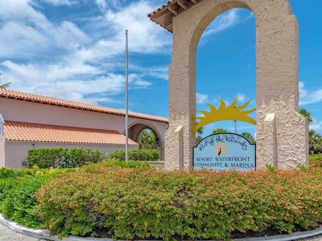 206  Newport  DR, Naples, FL 34114