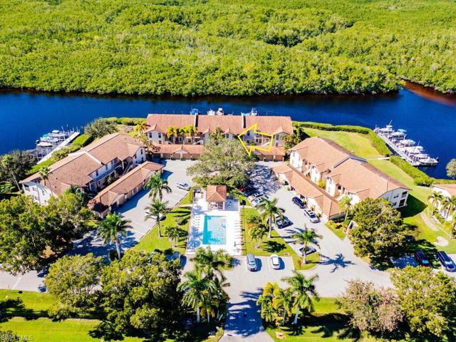 206  Newport  DR, Naples, FL 34114