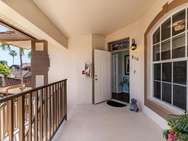 206  Newport  DR, Naples, FL 34114
