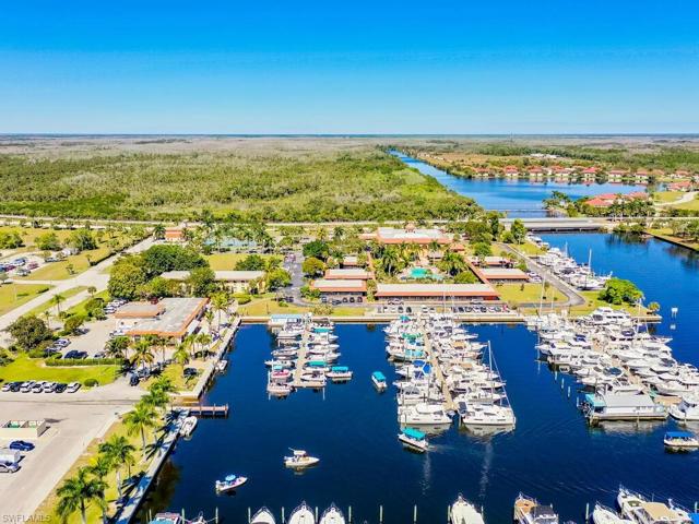 206  Newport  DR, Naples, FL 34114