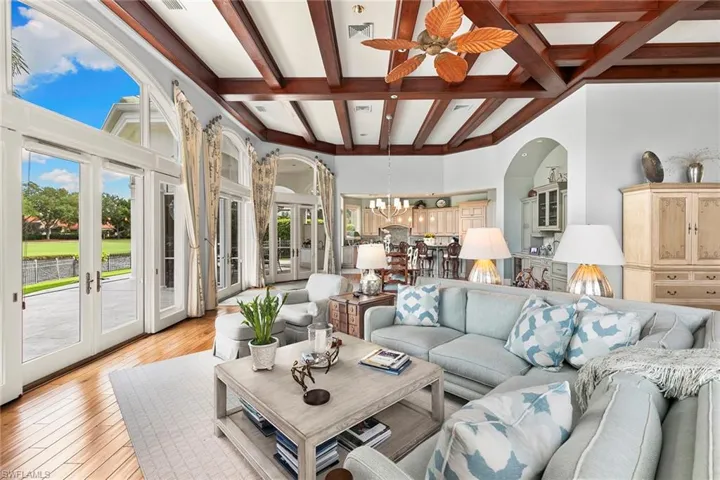6991 Greentree Dr, Naples, Florida 34108