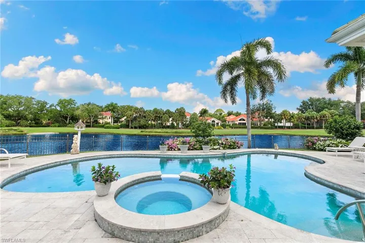 6991 Greentree Dr, Naples, Florida 34108