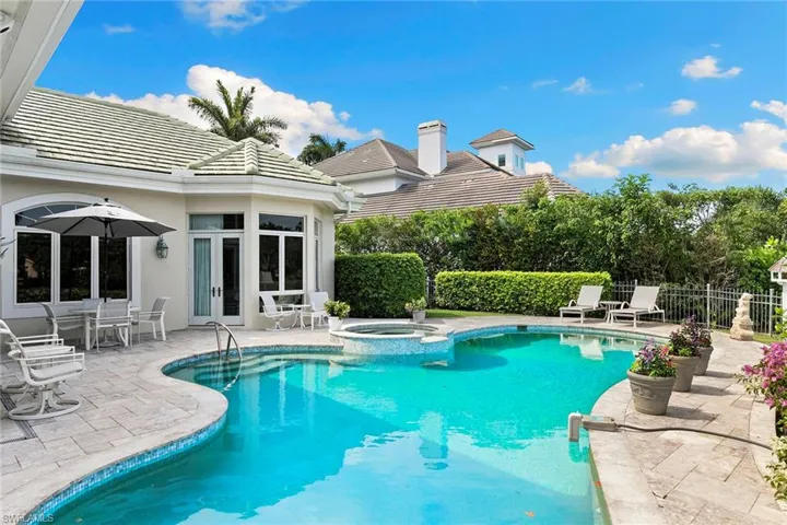 6991 Greentree Dr, Naples, Florida 34108
