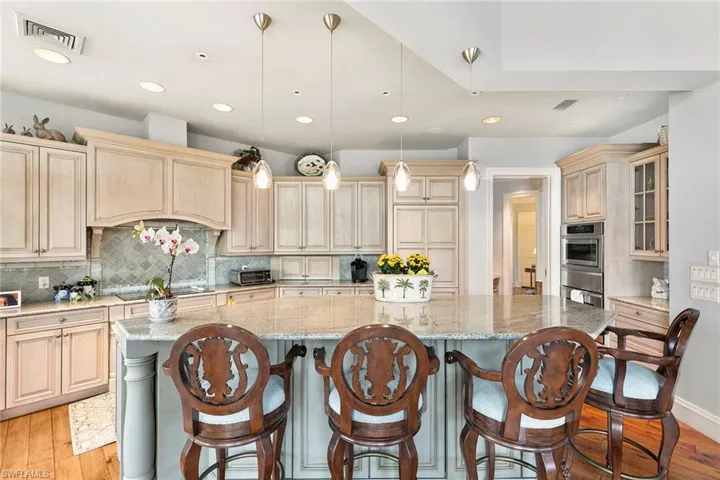 6991 Greentree Dr, Naples, Florida 34108