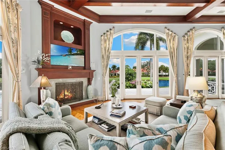 6991 Greentree Dr, Naples, Florida 34108