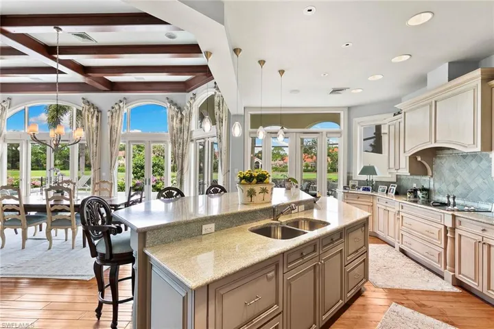 6991 Greentree Dr, Naples, Florida 34108