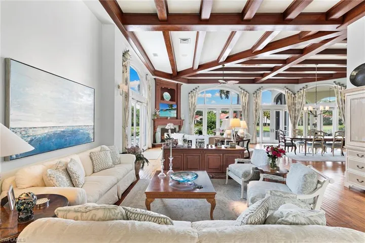 6991 Greentree Dr, Naples, Florida 34108