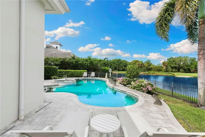 6991 Greentree Dr, Naples, Florida 34108