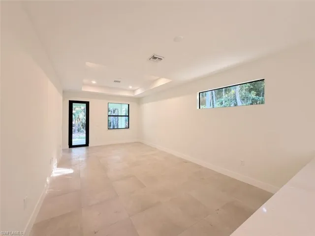 3175 Pine Tree Dr, Naples, Florida 34112