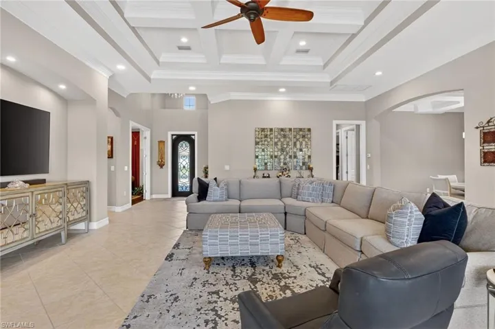 7352 Lantana Way, Naples, Florida 34119
