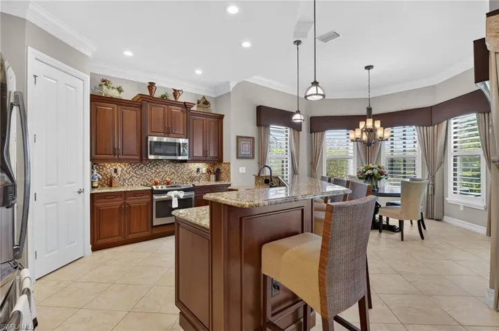 7352 Lantana Way, Naples, Florida 34119