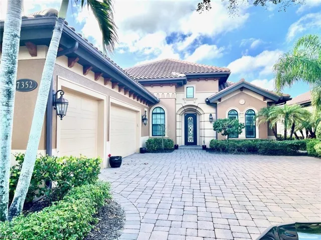7352 Lantana Way, Naples, Florida 34119