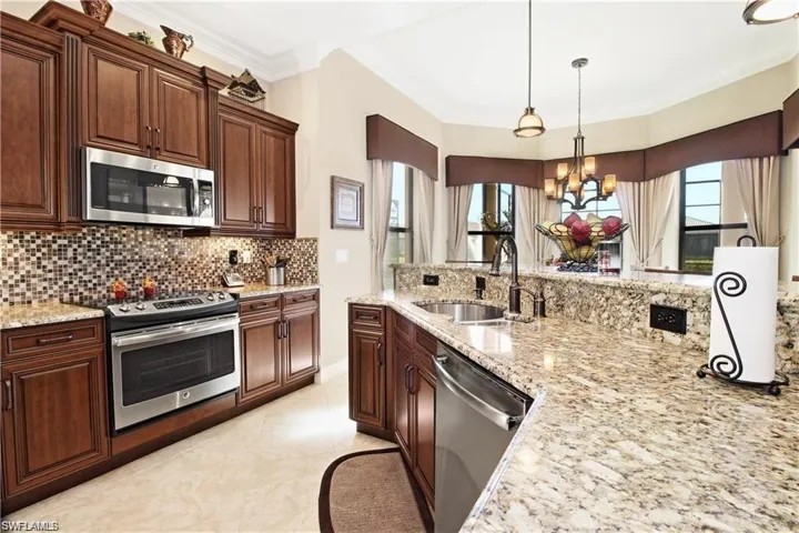 7352 Lantana Way, Naples, Florida 34119