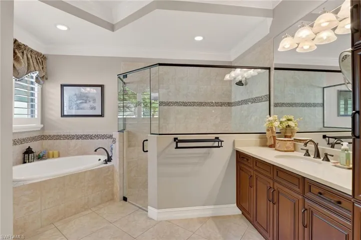 7352 Lantana Way, Naples, Florida 34119