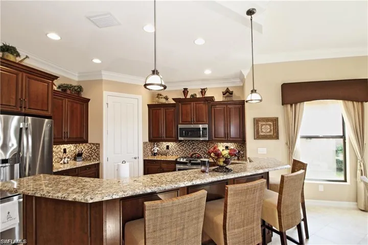 7352 Lantana Way, Naples, Florida 34119