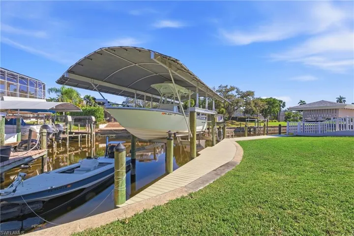 Covered Boat Lift